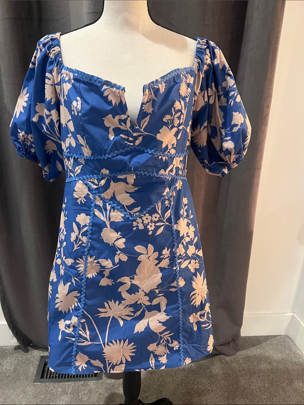 SHEIN Blue Puff-Sleeve Floral Sweetheart Mini Dress